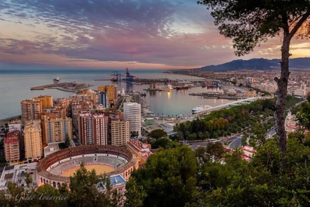 Malaga Center Apartment ภายนอก รูปภาพ